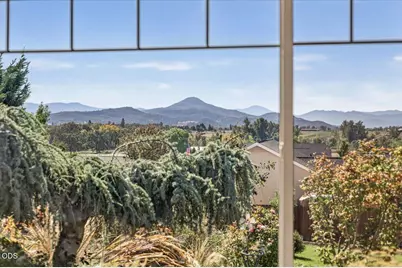 83 Hidden Valley Drive, Eagle Point, OR 97524 - Photo 3