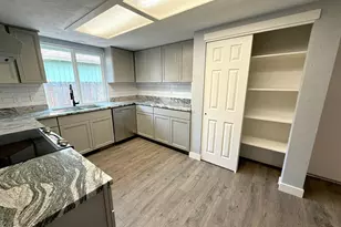 2607 Castle Cir, White City, OR 97503 - Photo 11