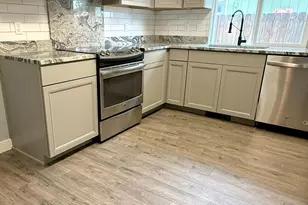 2607 Castle Cir, White City, OR 97503 - Photo 13