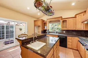 935 S 3rd St, Jacksonville, OR 97530 - Photo 23