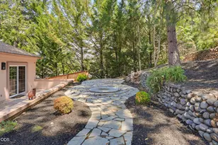 935 S 3rd St, Jacksonville, OR 97530 - Photo 37