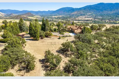 808 Pompadour Drive, Ashland, OR 97520 - Photo 73