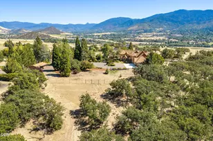 808 Pompadour Dr, Ashland, OR 97520 - Photo 73