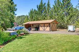 808 Pompadour Dr, Ashland, OR 97520 - Photo 71