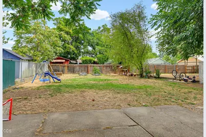 1325 Spring Street, Medford, OR 97504 - Photo 23
