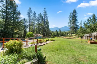 6918 Redwood Highway, Grants Pass, OR 97527 - Photo 21