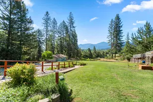 6918 Redwood Hwy, Grants Pass, OR 97527 - Photo 21