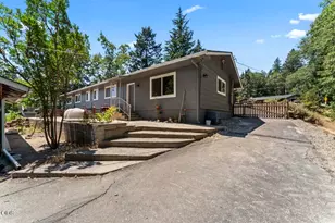 235 Larkin Rd, Grants Pass, OR 97527 - Photo 27