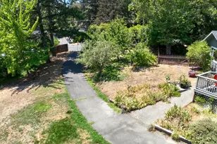 235 Larkin Rd, Grants Pass, OR 97527 - Photo 39