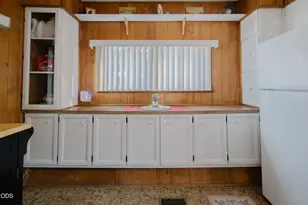 22071 Or-62, Shady Cove, OR 97539 - Photo 37