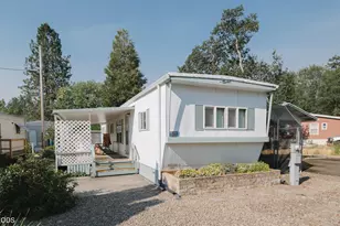 22071 Or-62, Shady Cove, OR 97539 - Photo 1