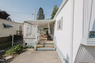 22071 Or-62, Shady Cove, OR 97539 - Photo 9