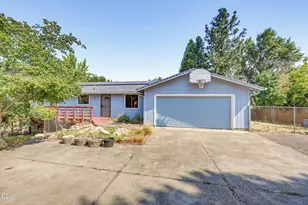 1111 Oak St, Ashland, OR 97520 - Photo 1
