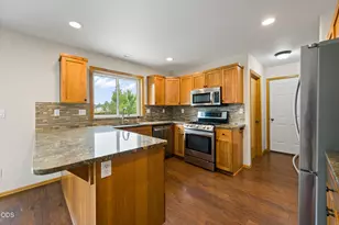 63441 Stacy Ln, Bend, OR 97701 - Photo 13