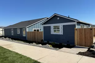 553 NE Mitchell St, Madras, OR 97741 - Photo 3