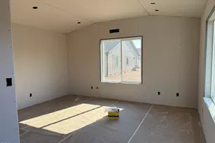 553 NE Mitchell St, Madras, OR 97741 - Photo 11