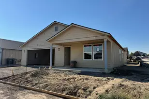 553 NE Mitchell St, Madras, OR 97741 - Photo 3