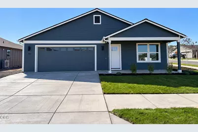 553 NE Mitchell Street, Madras, OR 97741 - Photo 1