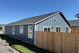 553 NE Mitchell St, Madras, OR 97741 - Photo 5