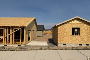553 NE Mitchell St, Madras, OR 97741 - Photo 13