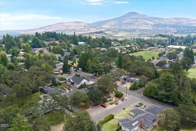 48 Black Oak Drive, Medford, OR 97504 - Photo 39