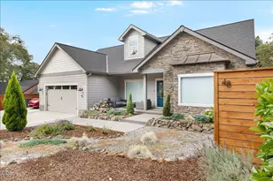 48 Black Oak Dr, Medford, OR 97504 - Photo 1