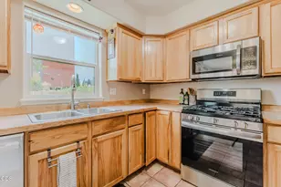 61055 Borden Dr, Bend, OR 97702 - Photo 11