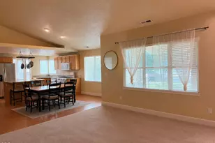 61367 Woodbury Ln, Bend, OR 97702 - Photo 5