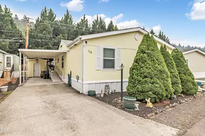 21 Brophy Way #UNIT 19, Shady Cove, OR 97539 - Photo 1