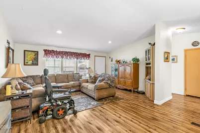 21 Brophy Way #UNIT 19, Shady Cove, OR 97539 - Photo 5