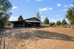 60835 Jennings Rd, Bend, OR 97702 - Photo 35
