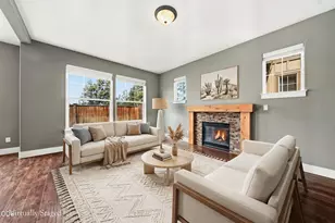 1055 SE Leonel Ln, Bend, OR 97702 - Photo 9
