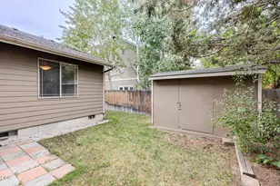 2542 NE Keats Dr, Bend, OR 97701 - Photo 21