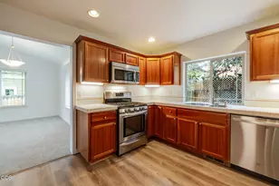 2542 NE Keats Dr, Bend, OR 97701 - Photo 5