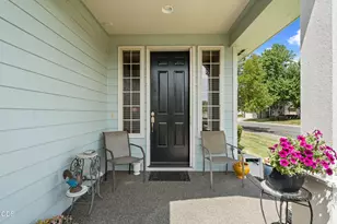 2783 Parkwood Village Ln, Central Point, OR 97502 - Photo 3