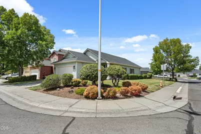 2783 Parkwood Village Lane, Central Point, OR 97502 - Photo 5