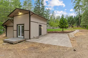135 Rolling Hills Dr, Grants Pass, OR 97526 - Photo 29