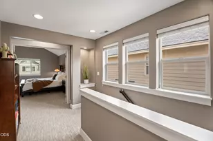 21340 NE Evelyn Pl, Bend, OR 97701 - Photo 11