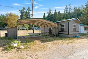 200 Lizzy Ln, Glendale, OR 97442 - Photo 3