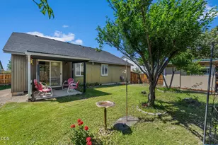 252 Southwest 33rd Drive, Redmond, OR 97756 - Photo 3
