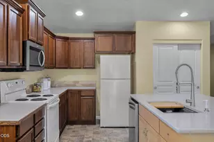 252 Southwest 33rd Drive, Redmond, OR 97756 - Photo 9