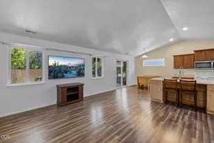 252 Southwest 33rd Drive, Redmond, OR 97756 - Photo 5