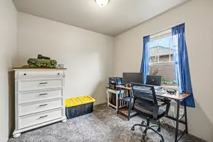 1003 SE Grandview Ave, Grants Pass, OR 97527 - Photo 41