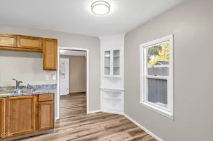 506 W Clark St, Medford, OR 97501 - Photo 3