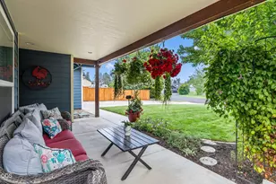 2949 NW 22nd St, Redmond, OR 97756 - Photo 9