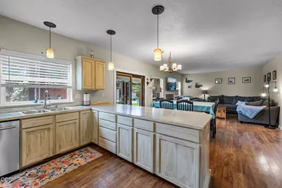 2949 NW 22nd Street, Redmond, OR 97756 - Photo 1