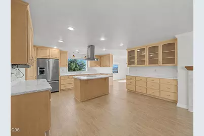 605 Hillside Avenue, Klamath Falls, OR 97601 - Photo 5