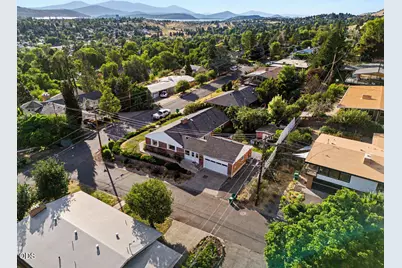 605 Hillside Avenue, Klamath Falls, OR 97601 - Photo 35