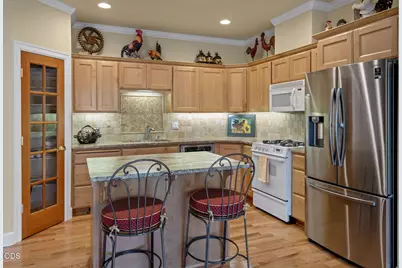 19350 SW Laurelhurst Way, Bend, OR 97702 - Photo 9