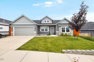 1633 Dragon Tail Pl, Medford, OR 97504 - Photo 1